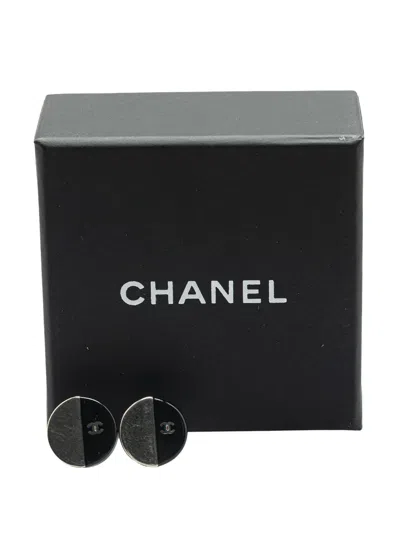 Pre-owned Chanel 2000 Silver And Resin Cc Button Push Back Earrings Costume Earrings