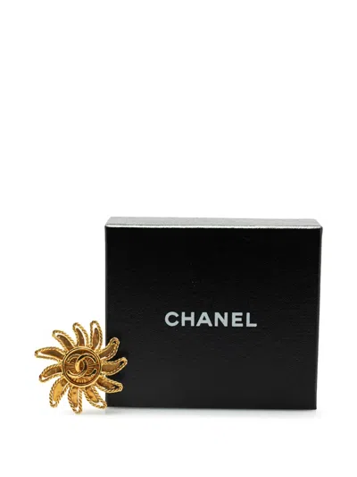 Pre-owned Chanel 1994 Gold Plated Cc Sun Motif Brooch Costume Brooch