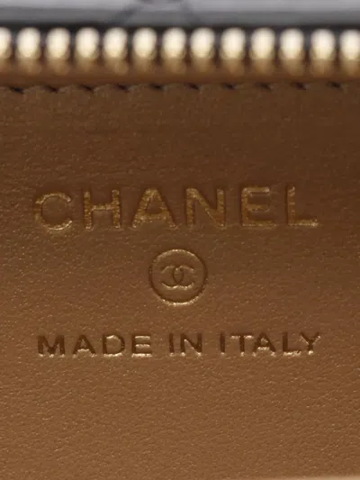 Pre-owned Chanel 2021 Extra Mini Cc Quilted Golden Plate Vanity Crossbody Bag