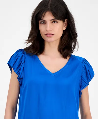 T Tahari Women's Pleated Raglan-sleeve V-neck Top In Burgundy
