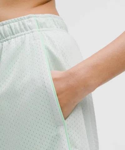 Lululemon Double-layered Mesh Mid-rise Short 5"