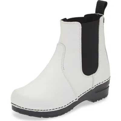 Sanita Aalbek Chelsea Boot