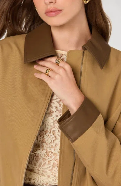 Astr The Label Contrast Collar Jacket In Brown