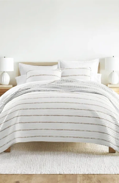 Homespun Pattern Reversible Quilt & Sham Set