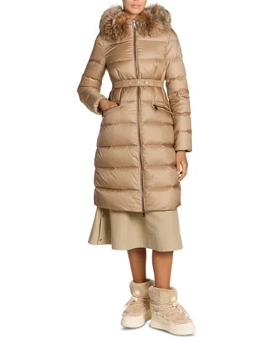 Moncler Doudoune Longue À Capuche Bordée De Shearling Boedic In Brown
