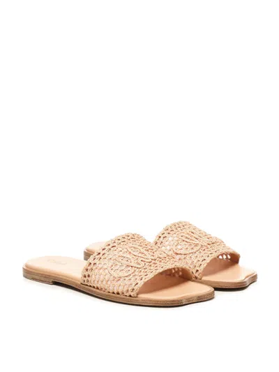 Chloé Soleil Crochet Slide Sandals In Nude