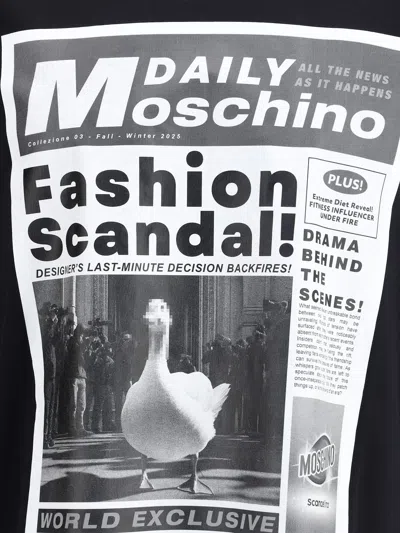 Moschino T-shirt Whit Maxi Print In Black