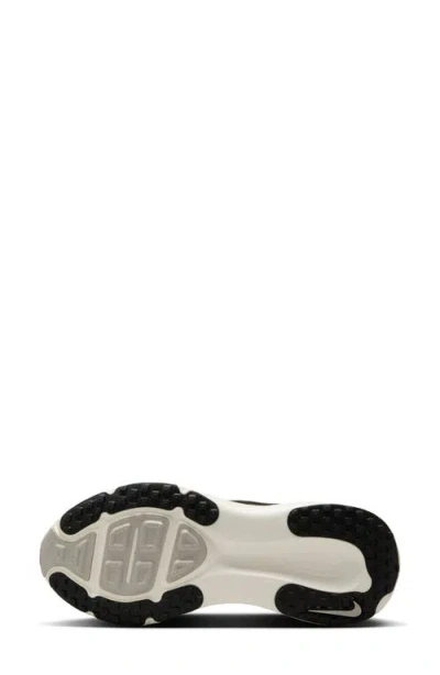 Nike Vomero 18 Running Shoe