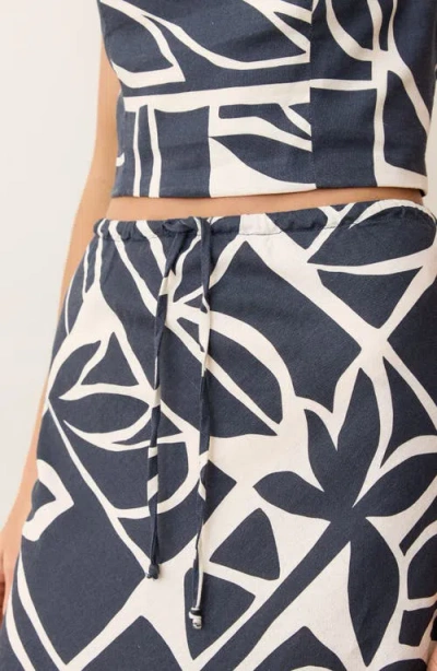 Marine Layer Avery Geo Print Drawstring Midi Skirt In Black