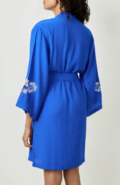 Etam Beste Crinkled Robe In Blue
