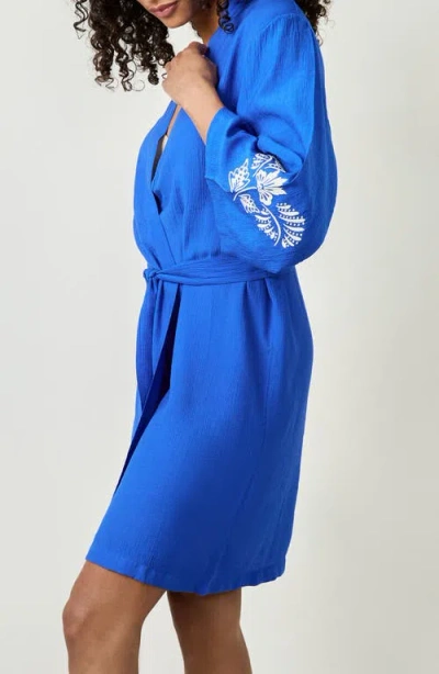 Etam Beste Crinkled Robe In Blue
