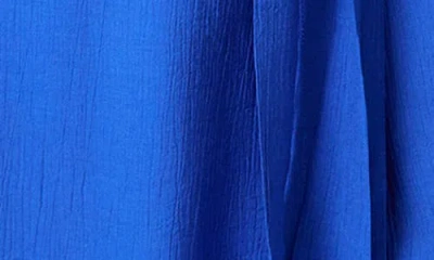 Etam Beste Crinkled Robe In Blue