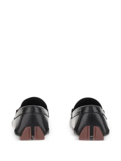 Ferragamo Gancini-detail Leather Loafers In Black