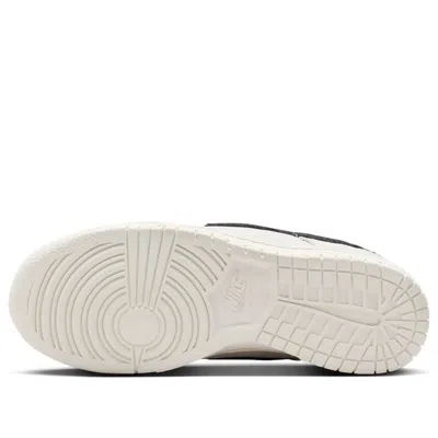 Nike Dunk Low Retro Se Sneakers In White