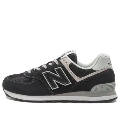 New Balance Panel-detail Logo Patch Sneakers In Black