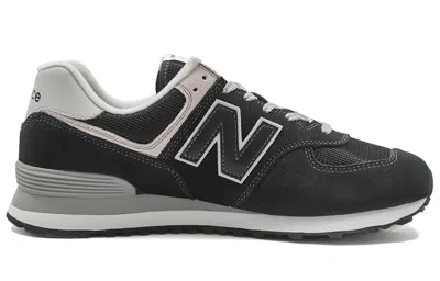 New Balance Panel-detail Logo Patch Sneakers In Black