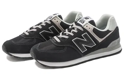 New Balance Panel-detail Logo Patch Sneakers In Black