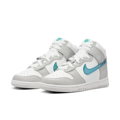 Nike Dunk High Sneakers In White