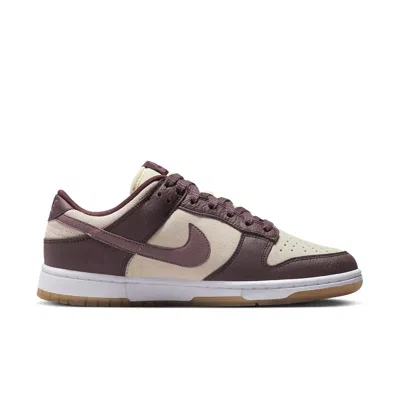 Nike Wmns Dunk Low Sneakers Coconut Milk / Plum Eclipse In Multi