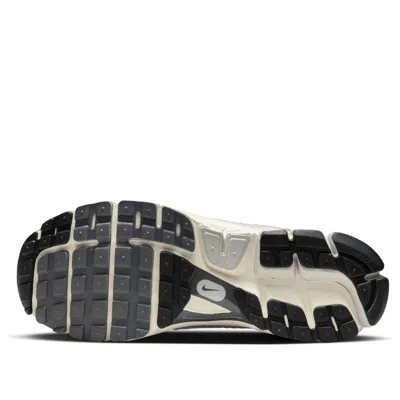 Nike Air Zoom Vomero 5 Sneakers In White And Gray