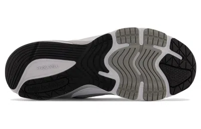 New Balance 990 V6 In Gray
