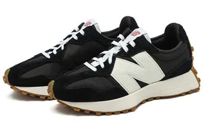 New Balance Black Low Top Sneakers With Logo Detail On The Side In Suede Unisex