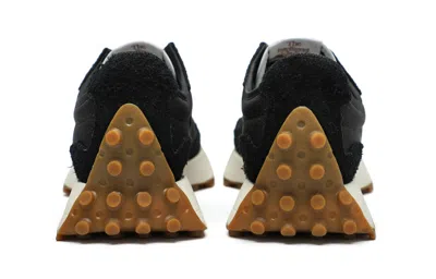 New Balance Black Low Top Sneakers With Logo Detail On The Side In Suede Unisex