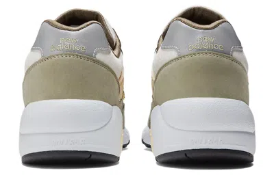 New Balance 580 Trainers