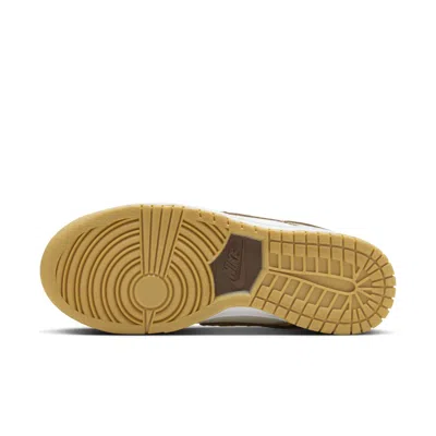 Nike (wmns)  Dunk Low Lx 'be The One' In Neutral