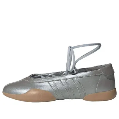 Adidas Originals Taekwondo Mei Dancers In Gray