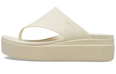 Crocs Brooklyn Flip In Neutral