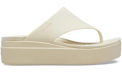 Crocs Brooklyn Flip In Neutral