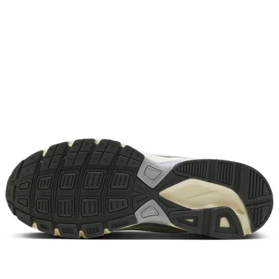 Nike Initiator 'light Bone Grey' In Multi