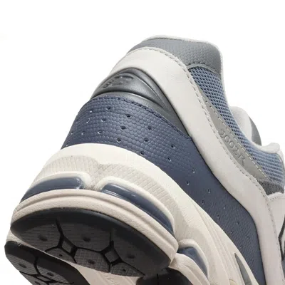 New Balance Men's 2002r