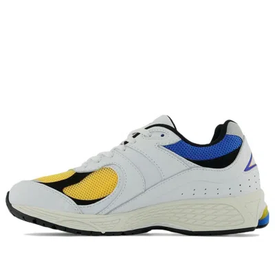 New Balance Men's 2002r