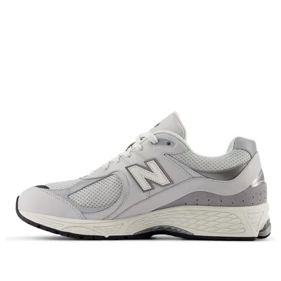 New Balance Men's 2002r