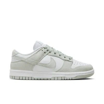 Nike Dunk Low Basketball Sneaker