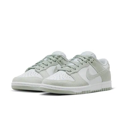 Nike Dunk Low Basketball Sneaker