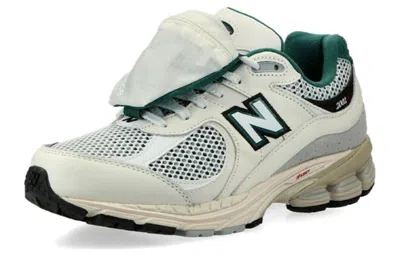 New Balance Men's 2002r