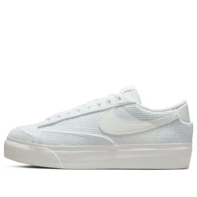 Nike (wmns)  Blazer Low Platform Essential 'summit White Woven'