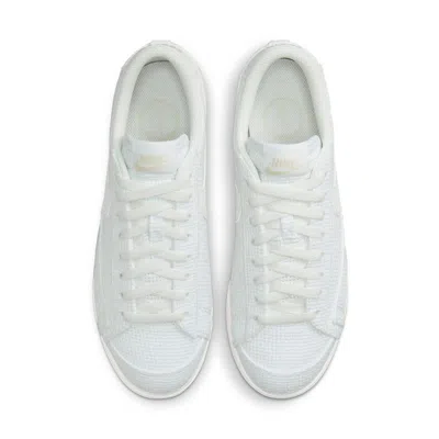 Nike (wmns)  Blazer Low Platform Essential 'summit White Woven'