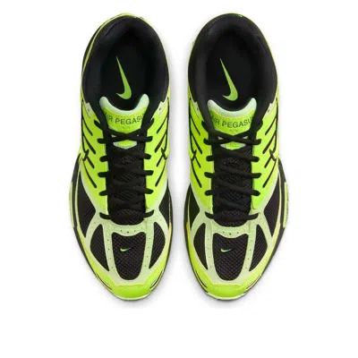 Nike Air Pegasus 2k5 Sneaker In Green