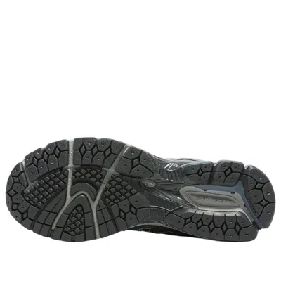 New Balance 860 Sneakers