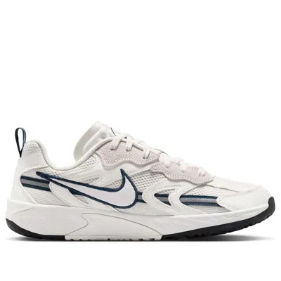 Nike (wmns)  Jam 'sail Armoury Navy' In White