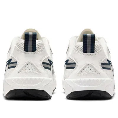 Nike (wmns)  Jam 'sail Armoury Navy' In White