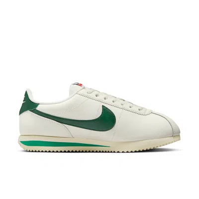 Nike Cortez Sneaker In Green