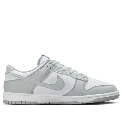 Nike Dunk Low Se Basketball Sneaker In Gray