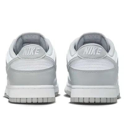 Nike Dunk Low Se Basketball Sneaker In Gray