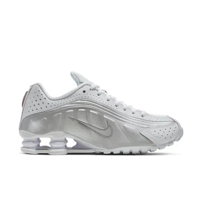 Nike Wave Effect Low Top Sneakers In White Metallic Silver
