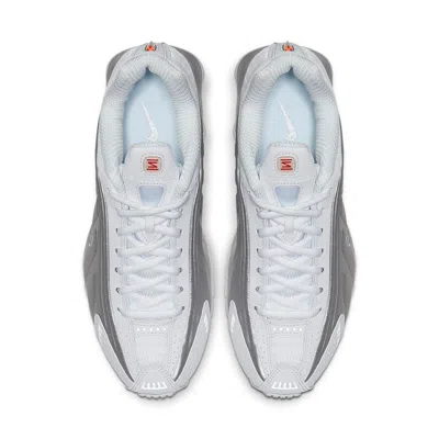 Nike Wave Effect Low Top Sneakers In White Metallic Silver